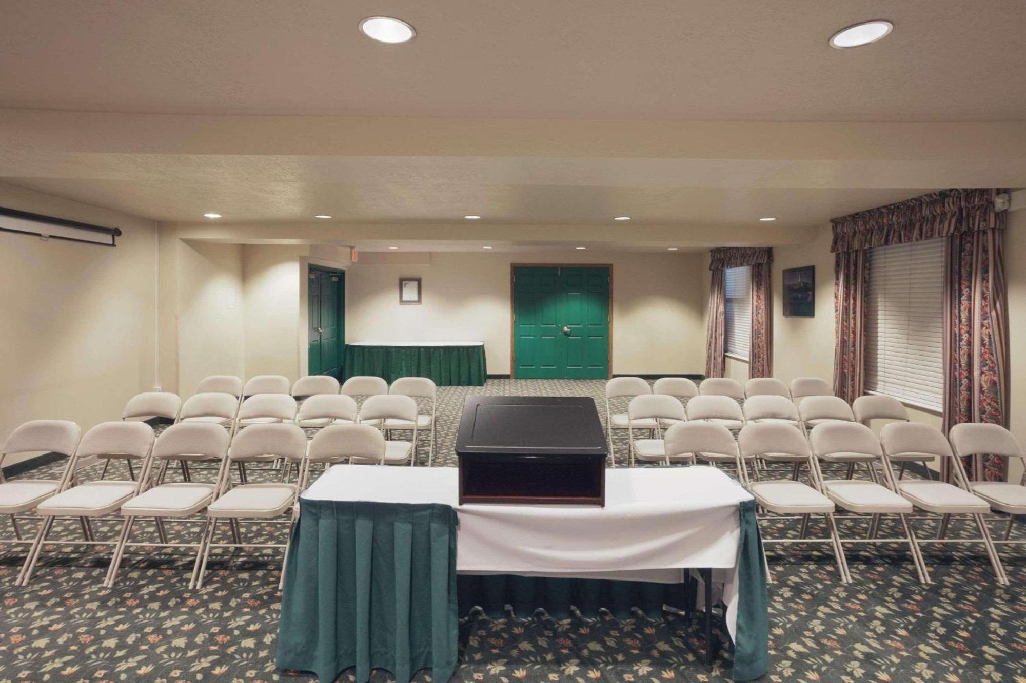 Country Inn & Suites By Radisson, West Valley City, Ut ภายนอก รูปภาพ