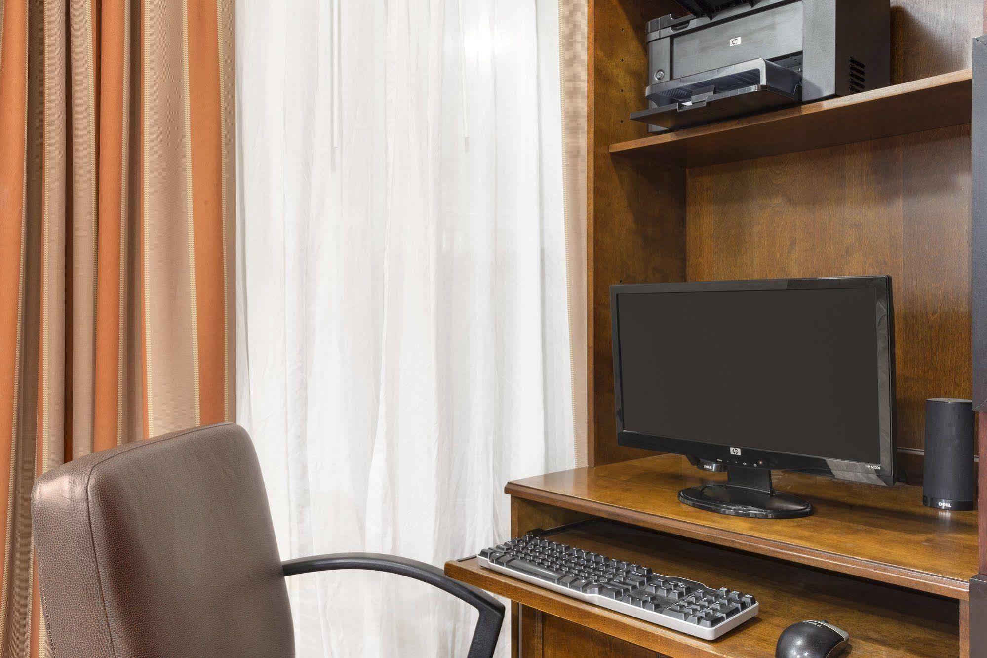 Country Inn & Suites By Radisson, West Valley City, Ut ภายนอก รูปภาพ